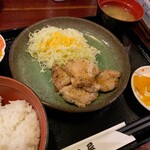 ニユートーキヨー 庄屋 - 今回オーダーの鶏のオーブン焼き バジルソース