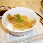 筑紫樓 - 吉切鮫背ビレふかひれの刺身