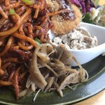 カメイノ食堂 - 蓮根入り牛蒡のきんぴら