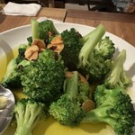 フラット - ブロッコリーのペペロンチーノ