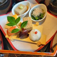 個室和食 東山 新宿本店 - お箸染め