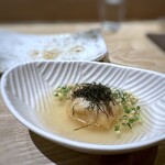 Yakitori Ookawa - ◆蓮根饅頭・・蓮根のシャキシャキ食感もよく、お出汁のお味も好み。