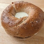 内橋 BREAD SHOP STUDIO - 渋皮栗あんカルピスバター