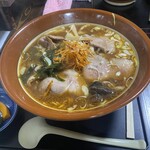 かしわ家 - 赤みそラーメン、チャーシュー増し！