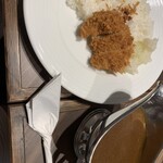 洋食ダイニングSalut - ヒレカツカレー(1100円)