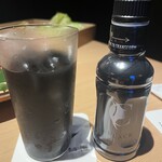 完全個室 しゃぶしゃぶ九 - デトックスウォーター　蓋開けると真っ黒に変色