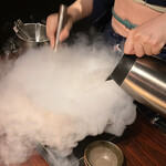 完全個室 しゃぶしゃぶ九 - 目の前で液体窒素でアイスを作ってくれるよ