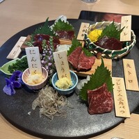 完全個室 しゃぶしゃぶ九 西麻布 本店 - 大トロ、フィレ、上赤身、ハラミ、プレミアム三角バラの5種類