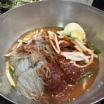 中一会館  - ビビン麺