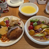 Viridis - ワクワクの朝ごはん、全て美味しい。スムージー、明太フランスは、友達のオススメ！コーンスープ濃厚で至福の時間でした。