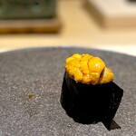 くるますし - 今宵の赤ウニはすごかった！ 大きさ、弾力、味わい、これまでで最高の赤ウニ。 素晴らしすぎて、イッてしまいました。