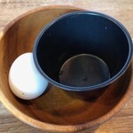 らーめん 巖窟王 - サービス、ゆで玉子