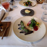 イザイ - 秋刀魚の炙りと焼きナスのサラダ