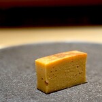 くるますし - 今宵は少し、芝海老感多めのきめ細かい食感のたま。 （ぎょくって言い方嫌いなので、僕の中ではタマです）
