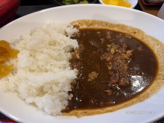 Yugawaya - 自家製スパイスカレー。サラっとしたスパイシーカレー。