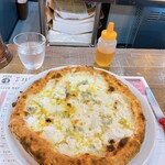 Zecchini Pizza Bancarella - クワトロフォルマッジ