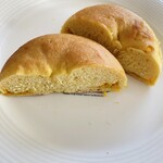 麦のめぐみ - カボチャチーズベーグル200円