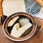 蕎麦割烹  倉田 - 信州上田産　松茸土瓶蒸し、淡路島産鱧