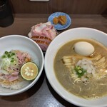 ヌードル＆スパイスカレー 今日の1番 - 