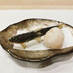 蕎麦割烹  倉田 - 琵琶湖産 子持ち鮎、新蓮根餅