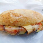 パンやきどころ hinna - 惣菜パン