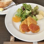 ビストロ レガーロ - 料理写真:日替わりランチ ¥800 ホッケのフリット