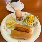 ファミリーハウス - 料理写真:ホットドッグモーニング　ホット珈琲