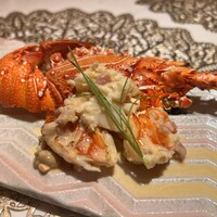 炭和食かなうS 特別室 - 三重県産伊勢海老エシレバター炭火焼き