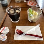 絵本とカフェ あーとゆーや - 