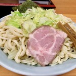 ラーメン たかはし - モチシコ麺と平打ち麺！肩ロースチャーシューが旨そう。