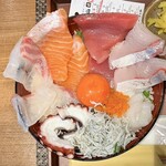 Japonika Sutando - 極・海鮮丼 ご飯大盛り 上から