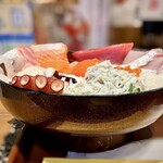 Japonika Sutando - 極・海鮮丼 ご飯大盛り 正面から