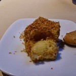 喜臨軒 - カスタードのお餅。甘さ控えめでとても美味。