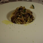 リストランテ カノフィーロ - 秋刀魚と舞茸のアーリオオーリオ　スパゲッティ　ヘベスの香り