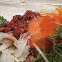 肉匠 牛虎 西中島店 - 幻のユッケ。直ぐに食べる必要あり。お代わりしたくなるほど美味しい。