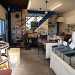 ワイ コーヒー ラボ - 一階店舗