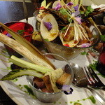 Maison4125 - アスパラが美味しい！オーナーシェフ特製　豪華なトマトの魚介のパスタ