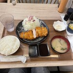 ロースカツ定食 修 - 