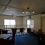 ワイ コーヒー ラボ - 二階カフェスペース