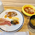 プラス イー クロス - 朝食ブュッフェ