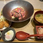 がんこ 魚美酒進 - ローストビーフ丼＋カキフライ