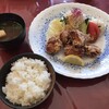 ステーキ 石かわ - おまかせランチ：赤だし・ライス・唐揚げ