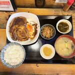 Musashino Bakusui - チャーシューエッグ定食。炊き立てご飯もまた美味い！