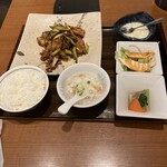 北京飯店 - 四川風回鍋肉セット。