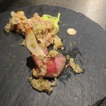 エクアトゥール - ミノと松茸、牛のカルパッチョ添え、生姜とレモンを使った酸味あるソース