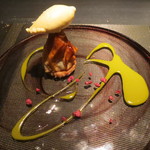 エクアトゥール - デザート：ラム酒のアイスを添えた焼きモンブラン、ピスタチオソース