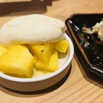 TOKI - お通し(パイナップルとお豆腐？のクリーム)