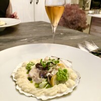 スープとカレー ボンジョルネ - ●前菜
                    ホタテ貝とキノコのクリーム煮
                    ジャガイモのピュレと共に