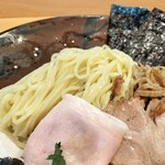 飯田商店 - こちらは白麺