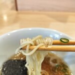 飯田商店 - お出汁割り（ニボシ）細麺が嬉しい。